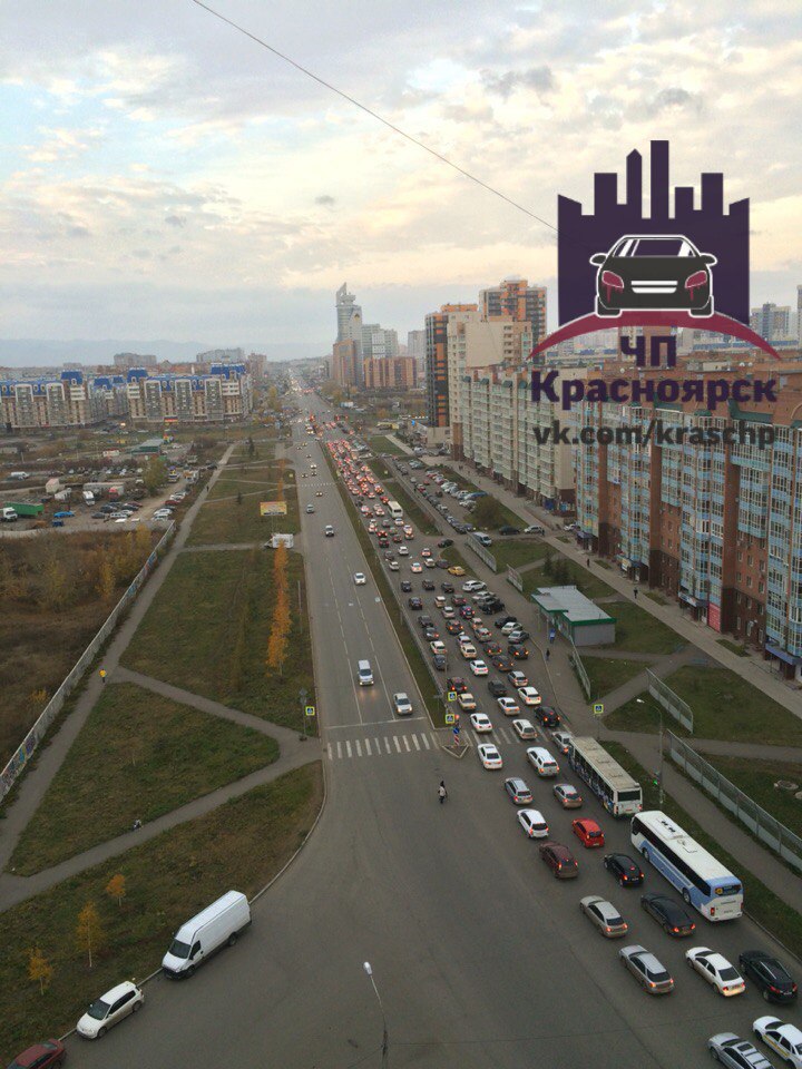Открытие движения на реконструированной дороге в Красноярске привело к огромной пробке