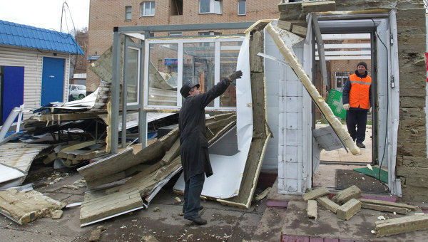 7 из 10 самовольно размещённых временных сооружений в Советском районе демонтируются за счёт средств владельцев