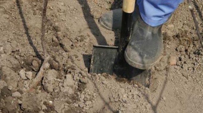 В Красноярске при проведении земляных работ осыпался грунт. Погиб рабочий