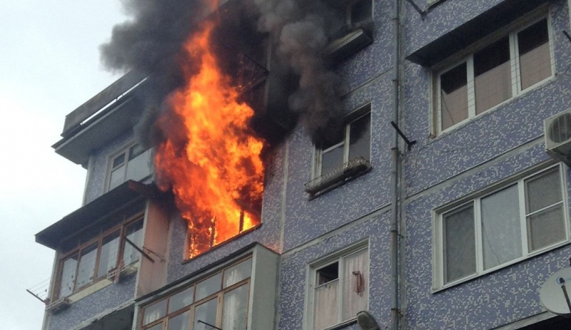 В Красноярском крае при пожаре в квартире погибла женщина