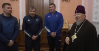 Митрополит Красноярский и Ачинский встретился с чемпионами России по регби