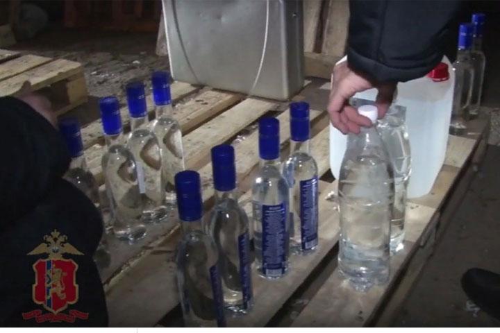  Количество фигурантов банды по производству суррогатного  алкоголя в Минусинске выросло