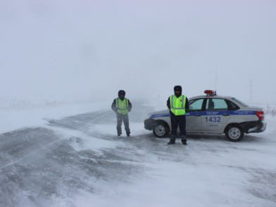 На севере Красноярского края инспекторы следят за безопасностью на дорогах