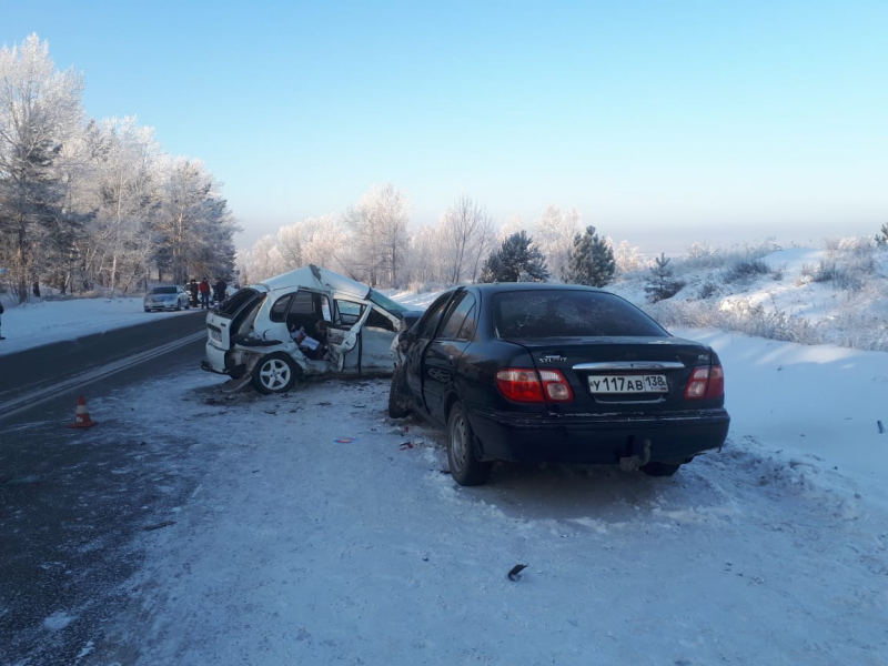 В Красноярском крае при столкновении двух машин пострадали трое детей