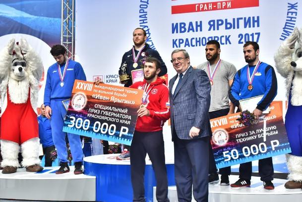 На международном турнире по вольной борьбе красноярские спортсмены завоевали 4 медали