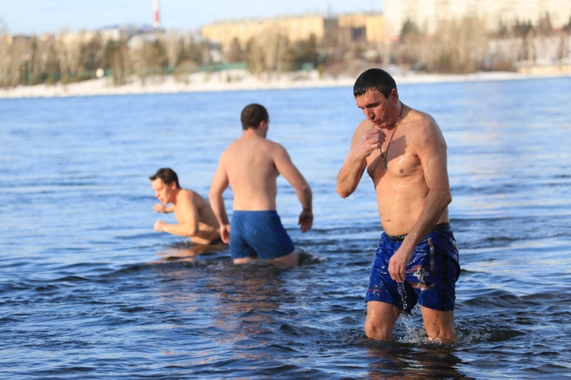 В Крещенских купаниях в регионе приняли участие 20 тысяч красноярцев