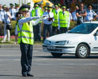 В Красноярске выберут лучшего инспектора ДПС и самого законопослушного водителя