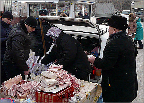В Кировском районе прошли мероприятия по пресечению незаконной уличной торговли
