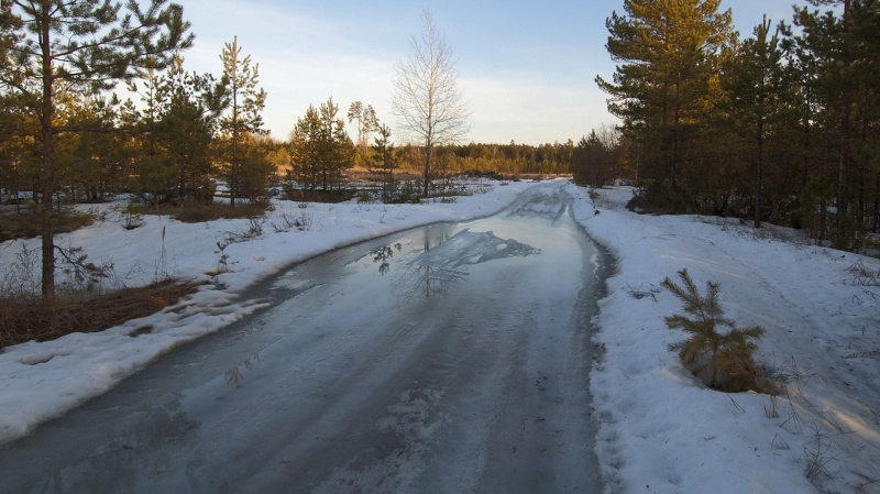 В Красноярском крае зимники постепенно превращаются в непроходимые трассы