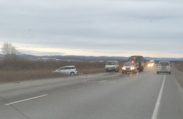 Под Красноярском пьяный водитель иномарки перегородил дорогу и стал причиной ДТП