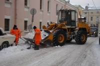 В Красноярске продолжается вывоз снега с дорог города 