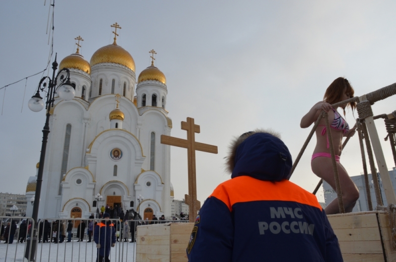 В Крещенских купаниях в официальных местах приняло участие более 20 тыс. жителей Красноярского края