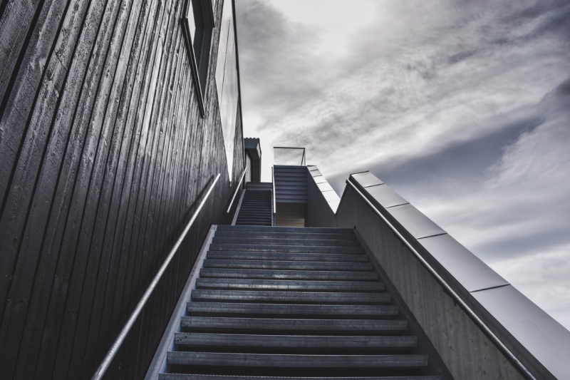 В этом году в Красноярске отремонтируют лестницы