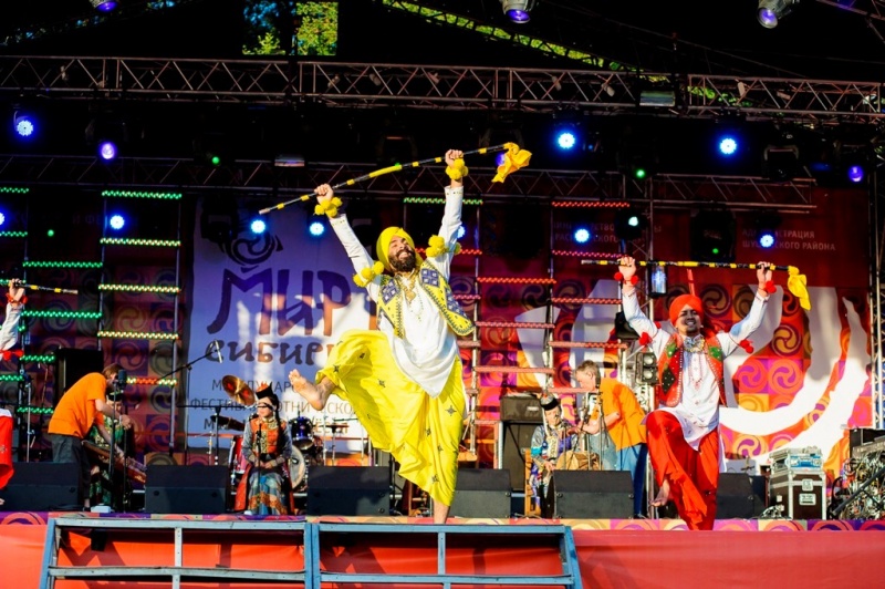 В международном фестивале этнической музыки “Мир Сибири” захотели принять участие  более 200 коллективов