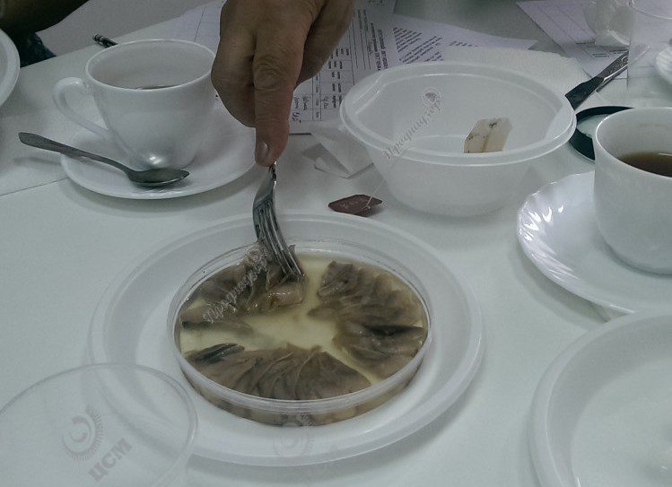 Ни один из образцов сельди в масле в Красноярске не прошел проверку специалистов