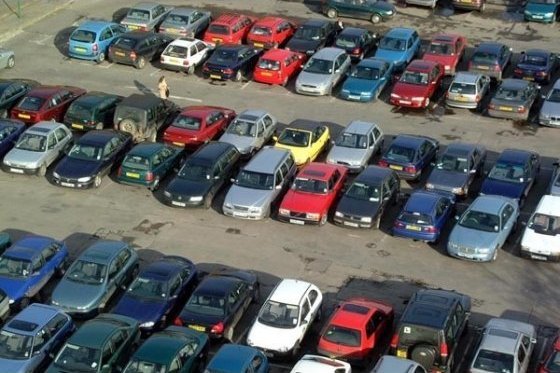 Продажи автомобилей в Красноярском крае упали в два раза