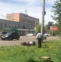 В Красноярском крае пьяный байкер сбил двух женщин на светофоре