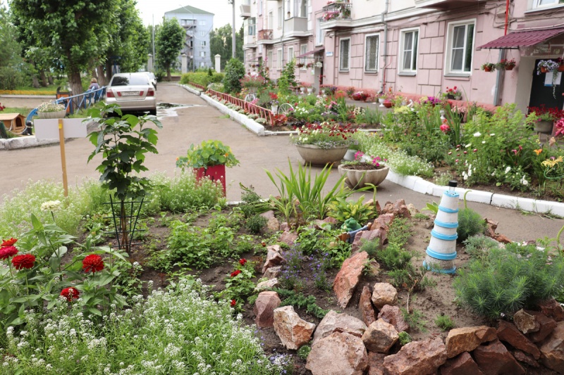 На конкурс по озеленению дворов красноярцы подали 151 заявку 